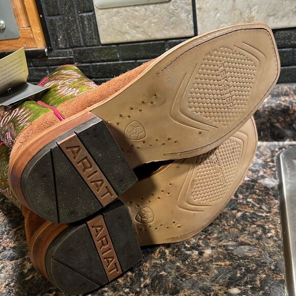 ARIAT WOMEN'S FUTURITY BOON WESTERN BOOTS - SQUARE TOE - Picture 8 of 16